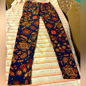 EUC LuLaRoe leggings one size (2-10) all day comfort and activities